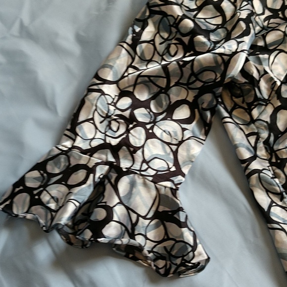 🩸SALE $6.00🩸Covington Big Button Black/Gray/Silver Blouse - Picture 5 of 8